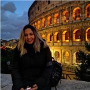 El profesor hace clases a todos los alumnos en la materia de lenguaje